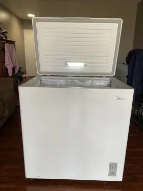 Mrc07m6aww Midea 7.0 Cu. Ft. Convertible Chest Freezer With Led Interior Light. Used