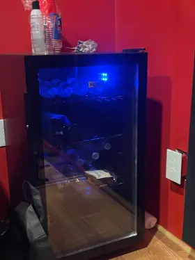 Yx-98-cooler Mini Refrigerador De Bebidas Con Luz Led Puerta Vidrio Y Estantes Ajustables