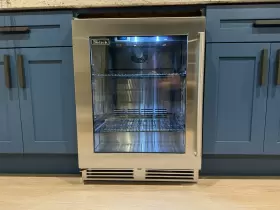 Hh24bs-3-3r Perlick Under Counter Beverage Wine Cooler Center Model