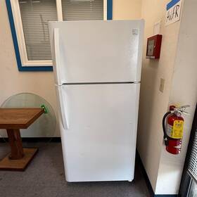 Sears 253.6041261e 2019 Kenmore Fridge With Top Freezer - Local Pickup Only