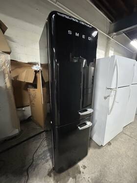 Smeg Fab32ulbl3 Retro Ft50s Vintage Style Black Refrigerator
