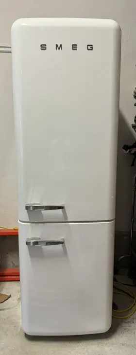 Fab32uwhrn Smeg White Retro 24 Inch Right Hinge Fridge Freezer Combo Refrigerator