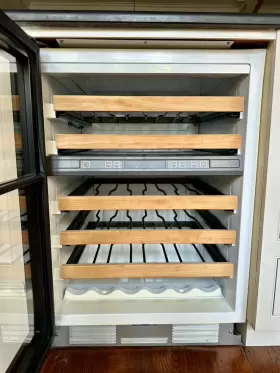 Sub-zero 424g Wine Fridge Dual Zone Storage With 46-bottle Capacity - 424g/sth
