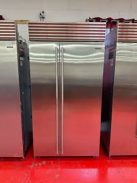 Bi42sidsth Sub-zero 42 Inch Subzero Refrigerator Freezer With Internal Water Used 2015