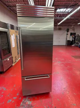 Cl3050uspr Sub-zero 30 Inch Subzero Refrigerator Freezer New Showroom 12/2023 Model