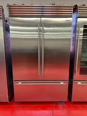 Cl4850ufdidst Sub-zero 48 Inch Subzero Refrigerator Freezer With Water New Showroom Model