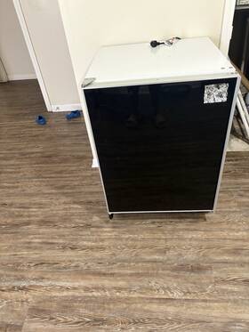 Sub-zero M2582695 Sub-zero 249r Compact Refrigerator 6.0 Cu Ft Black/white Freestanding Manual