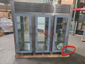 Rht332wput-fhg Traulsen - Spec-line Refrigerator Pass-thru Display 3-section Self-contained