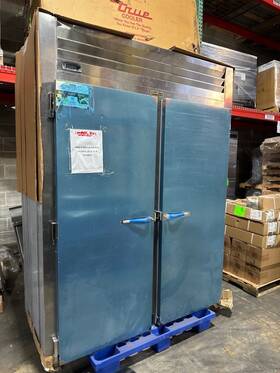 Traulsen Rri232hut-fhs - Spec-line Refrigerator Roll-in Two-section Self-contained