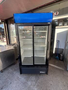 True Gdm-33 Good Condition Double Door Glass Refrigerator For Sale