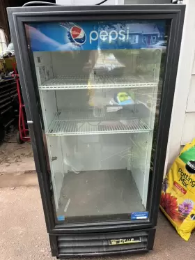 Gdm-10 True Manufacturing Refrigerator