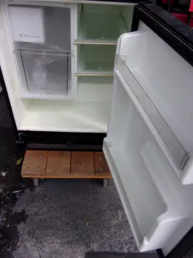 U-c029b3 U-line 4.2 Cu Ft 28 Inch Undercounter Refrigerator And Ice Maker Used
