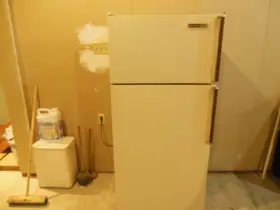 Rt156hc00 Westinghouse White-westinghouse Refrigerator 2 Door Beige /off White Color 1999 Usa Made