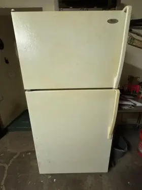 Et1fhtxmq03 Whirlpool White Freezer Above Refrigerator