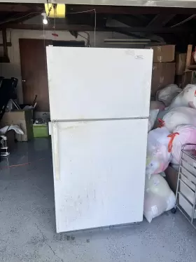 Et1mtexmq01 Whirlpool White Refrigerator Used In Good Condition 66 Inch X32 X30