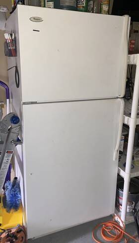 Whirlpool Et8mhkxmq03 Fridge/freezer - 18 Cu Ft Runs Like A Champ