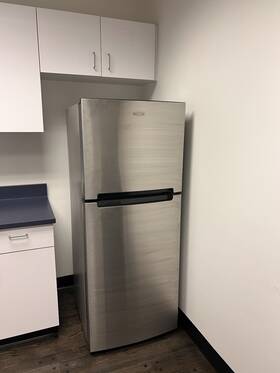 Whirlpool Wrt111sfdm Stainless Steel Top Freezer Refrigerator Adjustable Shelves Light