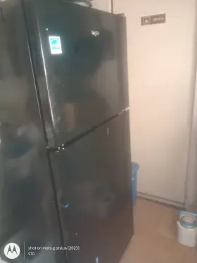 Wrt148fzdb Whirlpool 30 Inch 18.3 Cu. Ft. Top Freezer Refrigerator In Black