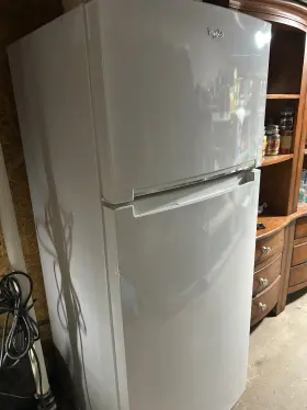 Wrt518szf Whirlpool Refrigerator With Top Freezer - Very Slightly Used