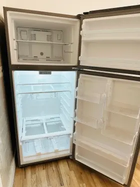 Wrt518szfm02 Whirlpool Refrigerator Model Brand New Never Been Used