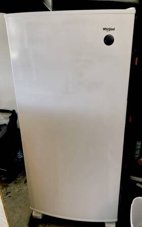 Whirlpool Wzf34x18dw07 Frost-free Upright Freezer Fast Freeze Rarely Used