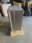 Hoshizaki AM-50BAK Undercounter Top Hat Ice Maker (tiny Dent) New. Price: $2000.00.