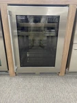 HP24BS43R-32-109B-PERLICK 24" Under Counter Beverage Fridge Ss Rt Hinge Display Open. Price: $1999.00.
