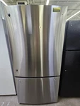 GDE25EYKFS 33" Stainless Bottom-freezer Refrigerator Nob #155035 Open. Price: $900.00.