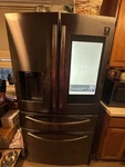 Samsung Familyhub 27.7 Cuft 4DOOR Frenchdoor Fingerprint Resistant Refrigerator Used. Price: $2250.00.