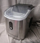 Frigidaire EFIC103-AMZ-SC Counter Top Ice Maker Machine Works Great Used. Price: $69.99.