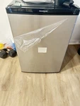 Mini Refrigerador Congelador Frigidaire Modelo FFPE4533UM Open. Price: $100.00.