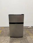 Insignia NSCF30SS9 20" Stainless 3.0 Cu. Ft. Top Freezer Mini Fridge Used. Price: $99.99.